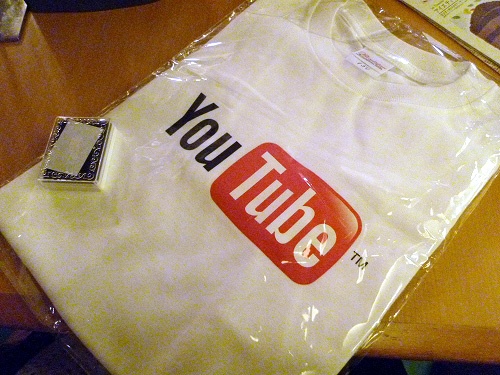 YouTubeのTシャツなど　お土産
