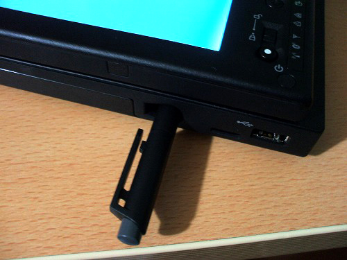 デジタイザーペンをX201 tabletの筐体に収納