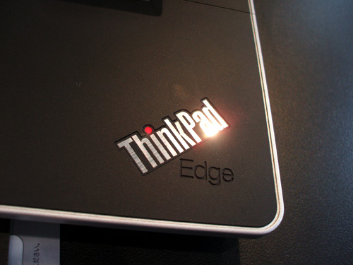 Thinkpad Edge 15”のパームレストロゴ