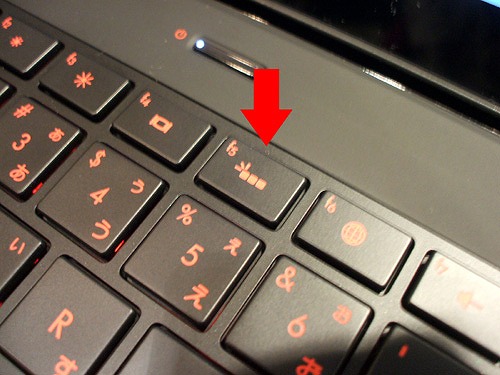 HP ENVY14 キーボードバックライトのボタン