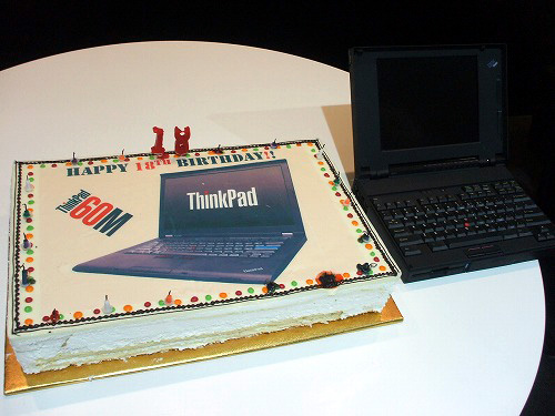 18年前のThinkpadとThinkpad誕生18周年記念のケーキ