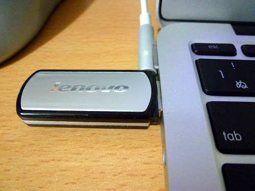 USBメモリの挿入