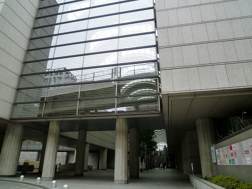 東京オペラシティタワー入口