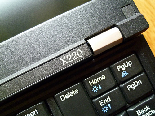 X220 ロゴ