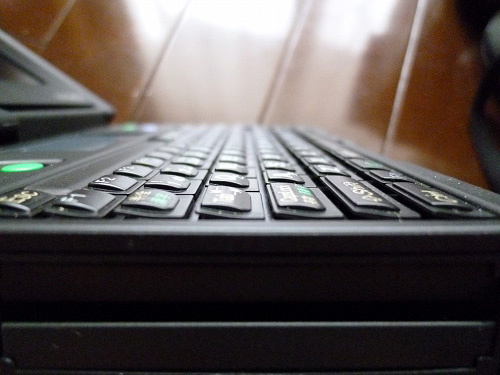 Palm Top PC110のキーボードを横から