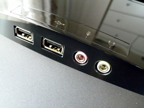 USBポートなど