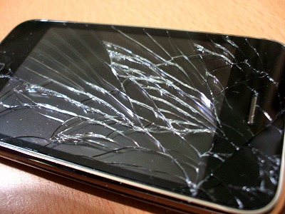 iphoneのフロントガラス大破　拡大